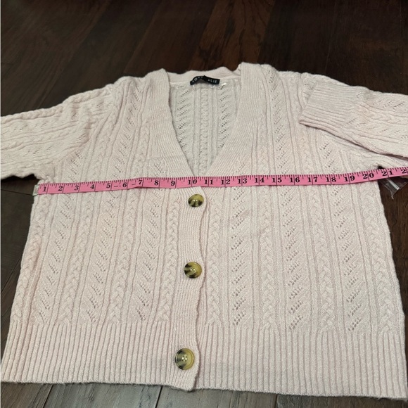 LOVE ELLIE McKenzie Cable Knit Cardigan in Blush Pink Size Large Gorgeous NWOT - Picture 7 of 11